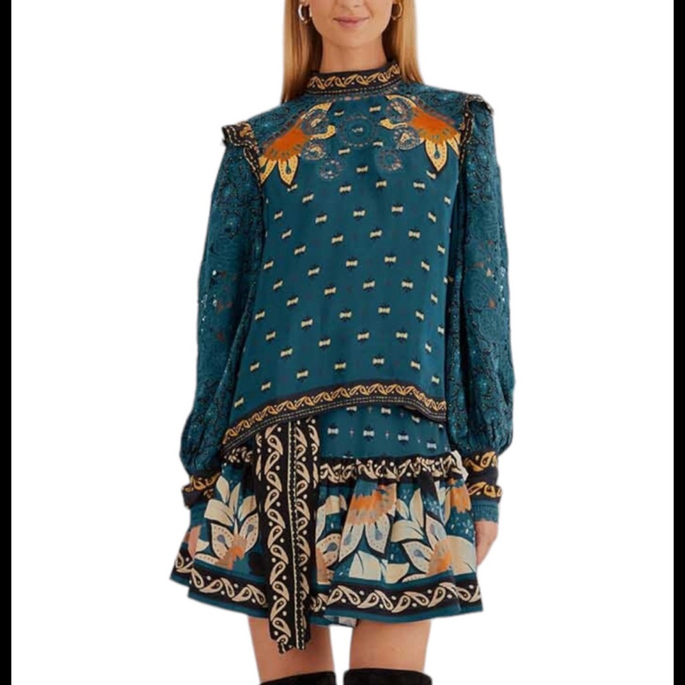 New with tags Farm Rio Ainika Chill Blue Long Sleeve Blouse Size Small